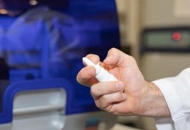 Brasil enviará comitiva para testar spray contra Covid-19