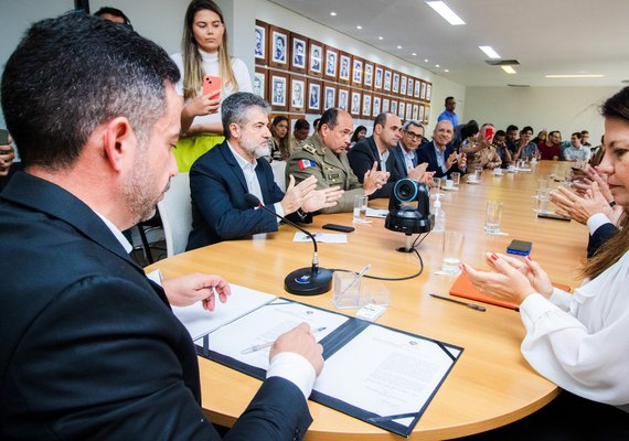 Governo anuncia convocação dos concursados da PM e Bombeiros para abril