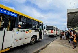 Justiça suspende lei que autoriza motorista de ônibus a acumular funções