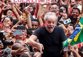 Lula promete voltar às ruas para reencontrar o povo em janeiro