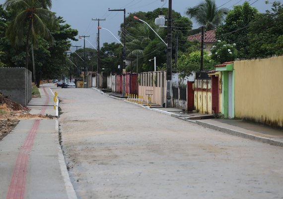 Prefeitura inaugura pavimentação da Avenida Divaldo Suruagy, na Barra Nova