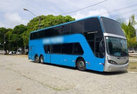 Ônibus irregular que transportava turistas é apreendido na parte baixa de Maceió