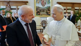 Lula se reúne com Papa Leão XIV e propõe união global contra a desigualdade