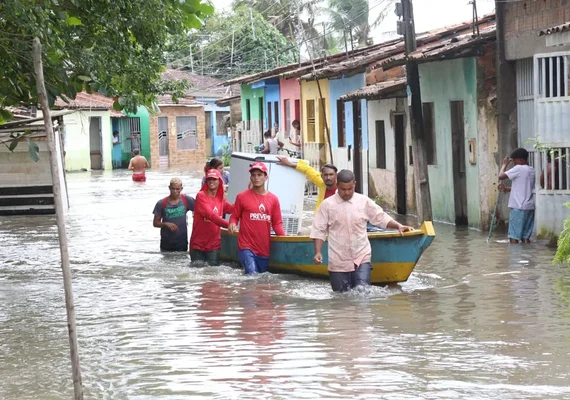 Fortes chuvas em AL devem retornar na madrugada sexta-feira para sábado, diz meteorologista