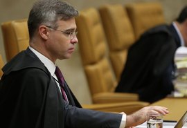 André Mendonça manda soltar filho do 'Careca do INSS' e impõe tornozeleira