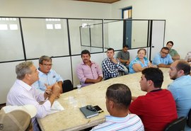 Secretários cobram do Estado a liberação de sementes