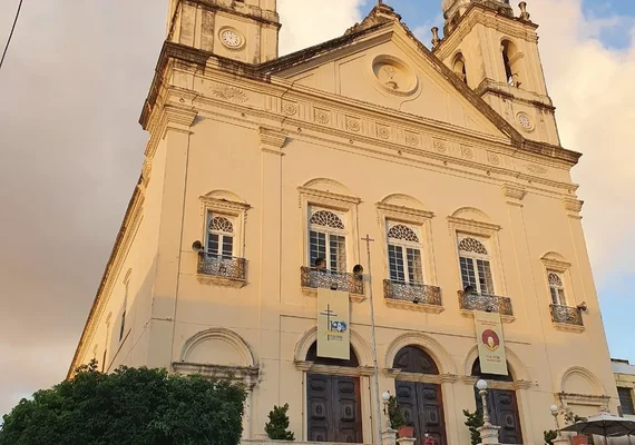 Arquidiocese de Maceió veta fogos com barulho em celebrações religiosas