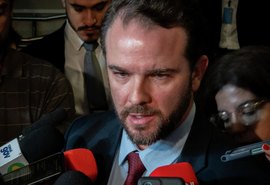 Durigan rebate críticas de Milei e chama presidente argentino de ''palhaço''