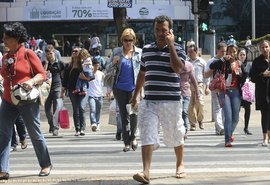 Economistas recomendam moderação às famílias