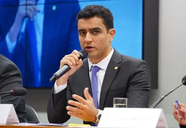 JHC pode ficar inelegível por 8 anos em ação que apura uso de rádios na eleição