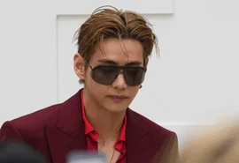 Taehyung, do BTS, revela perda severa de audição no ouvido direito