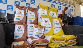 Seagri entrega 3 toneladas de sementes e garante plantio em Piaçabuçu