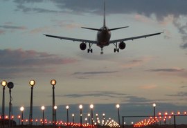 6 voos estão proibidos de desembarcar no Brasil após descoberta de nova variante da Covid, a Ômicron
