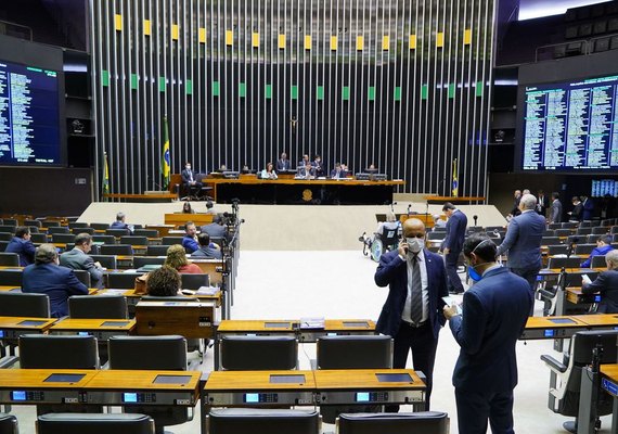 Câmara aprova auxílio de R$ 600 por mês para trabalhador informal