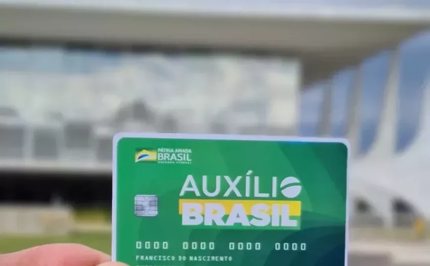 Com novo valor, Auxílio Brasil começa a ser pago nesta terça-feira (9)