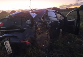 Motorista morre após perder o controle e carro capotar na AL-101 Sul, na Barra de São Miguel