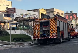 Incêndio destrói parte da tradicional Banca Júnior no Centro de Arapiraca