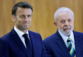 Macron propõe aliança com Brasil e critica dependência global de China e EUA