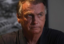 Bolsonaro passa por nova consulta de urgência e cancela agendas em todo o mês de julho