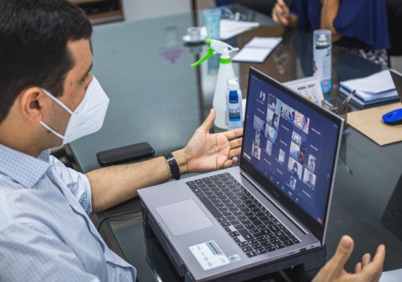 Hugo Wanderley alerta para déficit das vacinas em municípios alagoanos