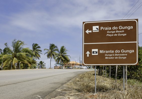Alagoas instala mais de 470 placas turísticas internacionais em 13 cidades