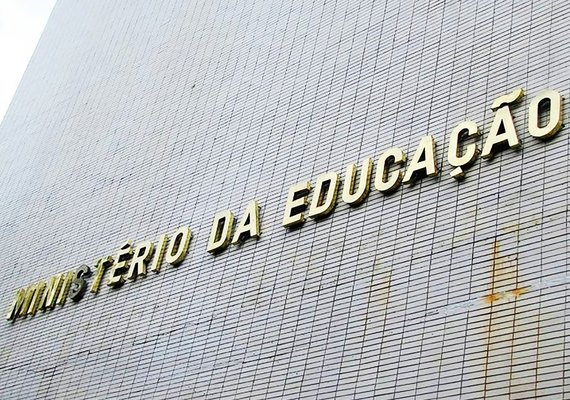 MEC informa desbloqueio de R$ 2 bilhões em orçamento das universidades