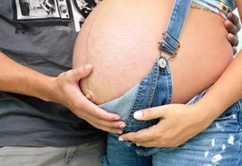 Brasileiras estão tendo menos filhos e adiam maternidade, diz Censo