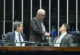 PECs da Segurança e do fim da escala 6x1 ainda aguardam envio à CCJ