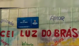 Bebê morre após prender cabeça em grade de creche na região central de SP