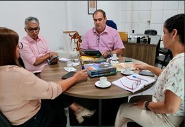 Imprensa Oficial firma parceria para incentivar leitura nas escolas de Delmiro