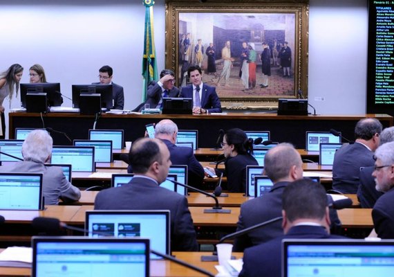 AMA pede a federais apoio pela aprovação da PEC do 1%