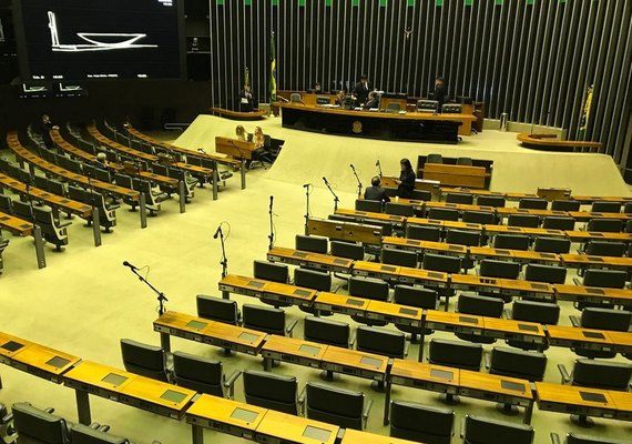Deputados gastam cerca de meio milhão em publicidade