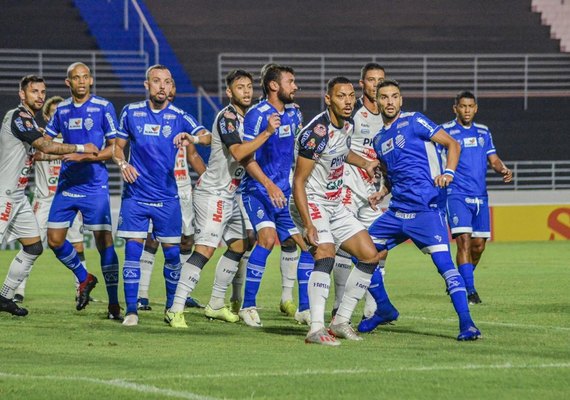 CSA segue com oito jogadores pendurados para enfrentar a Ponte Preta