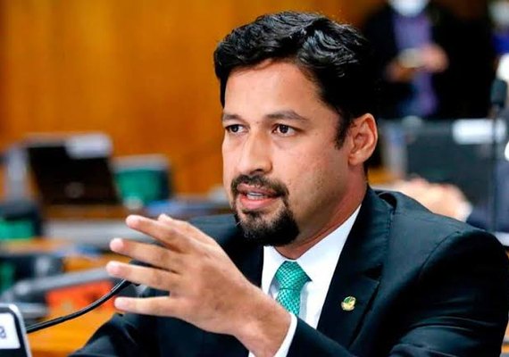 Vereadores de Maceió deixam partido após filiação de senador
