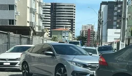 Parte baixa de Maceió vive dia de caos no trânsito com bloqueio de vias