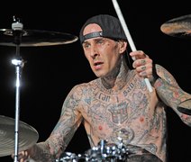 Baterista do Blink-182 para de andar de avião em meio a turnê após saber da Voepass