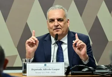 Estratégias de bastidores colocam candidatura de Gaspar em xeque