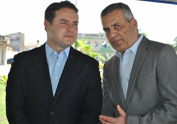 Renan Calheiros tenta apoio de Marx Beltrão e Nonô