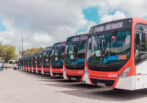 Geladões entregues por JHC garantem conforto no deslocamento dos maceioenses
