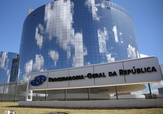 PGR pede abertura de inquérito para investigar Bolsonaro no caso Covaxin