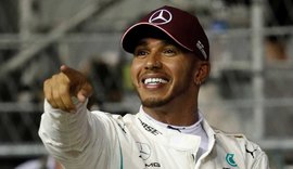 Hamilton garante pole em Singapura com recorde