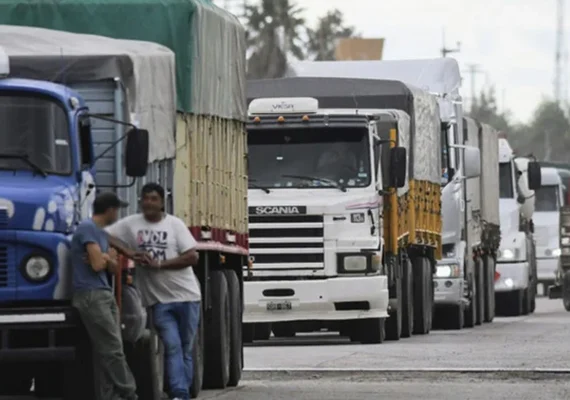Benefícios emergenciais de caminhoneiros e taxistas começam a ser pagos em agosto