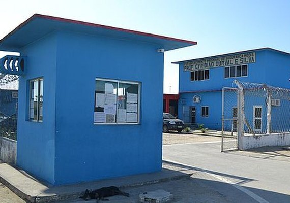Reeducando é socorrido após cortar própria genitália dentro de presídio, em Maceió