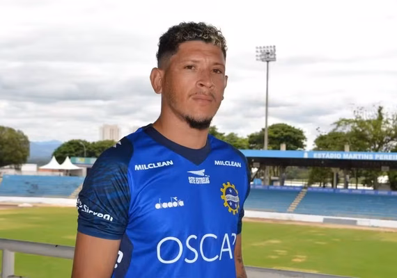 CSA negocia com centroavante de deve anunciar reforços para a Série D