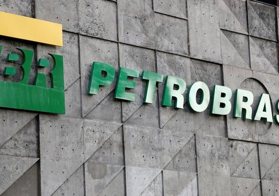 Assembleia da Petrobras aprova a destituição de Castello Branco