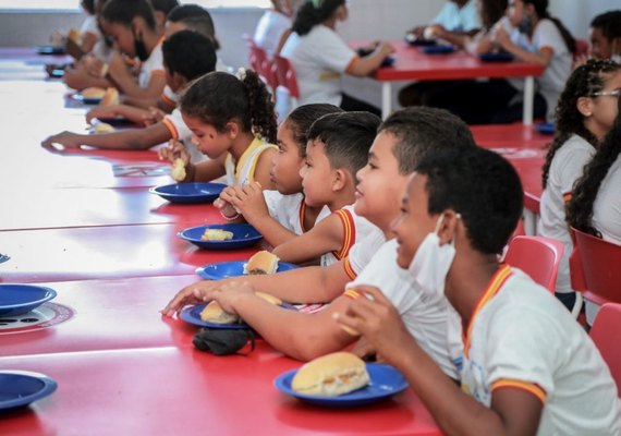 Estudantes das escolas municipais aprovam cardápio da merenda escolar