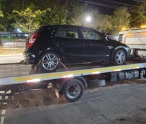 Perseguição e tiros: motorista embriagado tenta dar fuga na polícia e tem carro alvejado