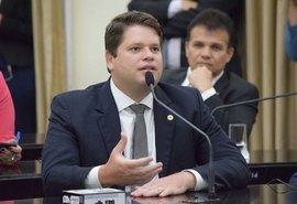 Concursados da SESAU recebem apoio de Davi Davino Filho