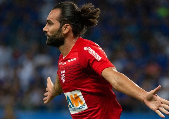 Veja os detalhes dos gols de Léo Gamalho pelo CRB