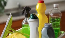 Misturar produtos de limpeza pode causar danos à pele e à respiração